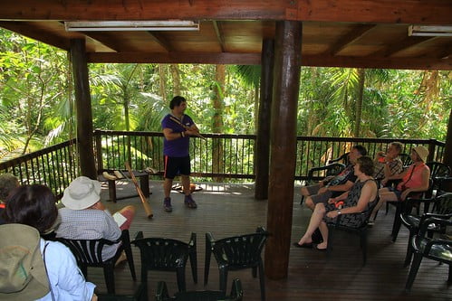 壓縮-澳洲昆士蘭 Daintree Discovery Centre解說展示中心-原住民生活表演區-20141119-賴鵬智攝-min