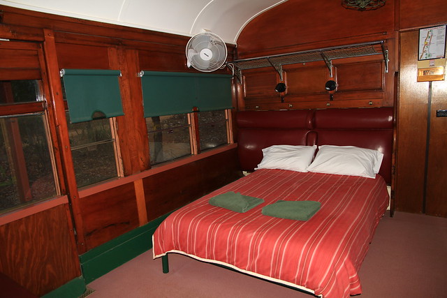澳洲昆士蘭Undara railway carriage火車廂改裝的一大床客房內觀-20141117-賴鵬智攝-2