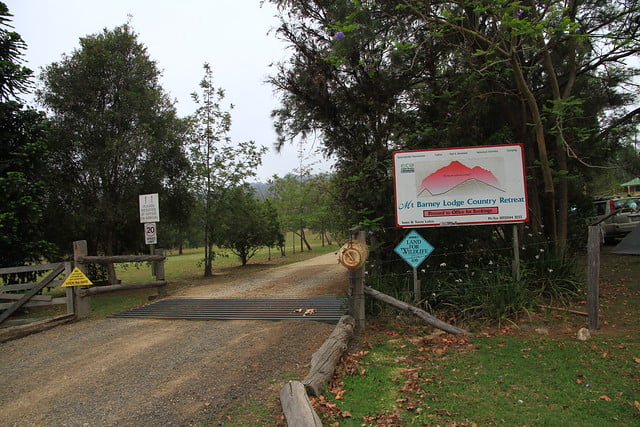 澳洲昆士蘭Mount Barney NP-Mt Barney Lodge廣告招牌-20141123-賴鵬智攝-1